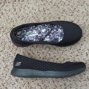Skechers Women's Black Textured Flats